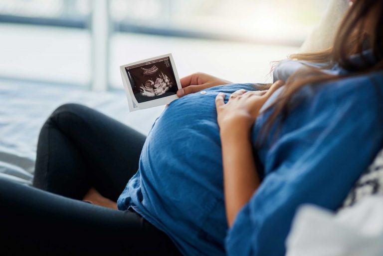 אומגה 3 בהיריון: למה חשוב לקחת ומתי כדאי להתחיל?